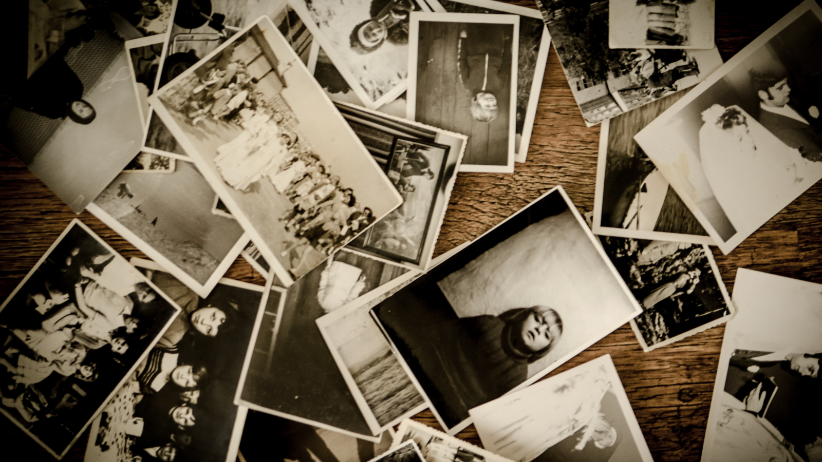 A pile of photographs